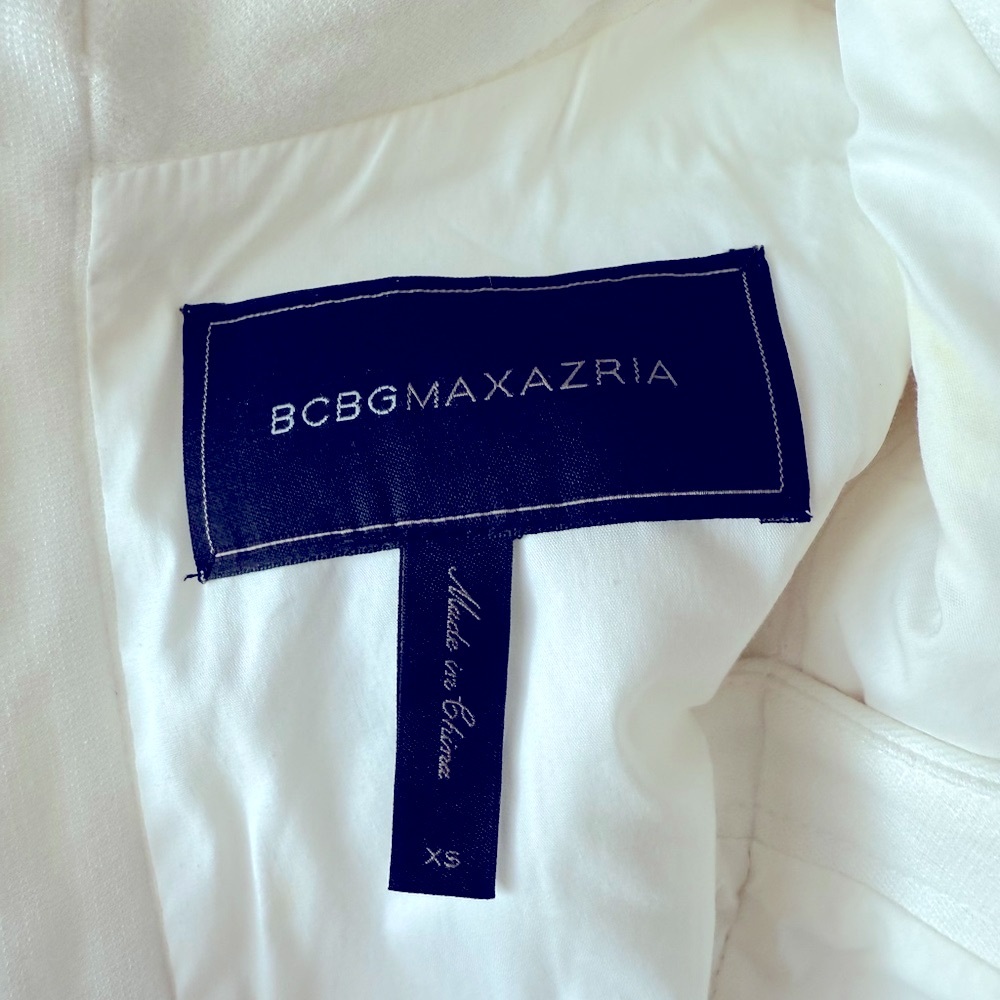 BCBG Max Azria Cut out. Back Sleeveless White Top - Picture 4 of 10